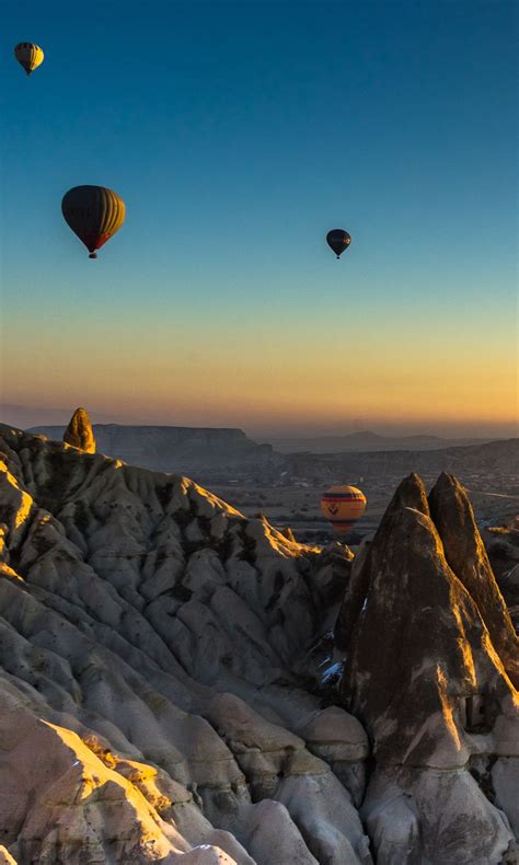 Flying High In A Hot Air Balloon In Cappadocia Nomadasaurus Beautiful Places To Visit