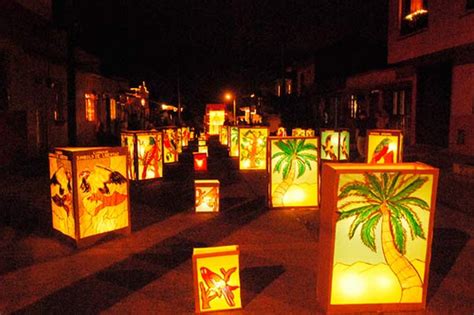 Todo se remonta al 8 de diciembre de 1854 cuando el papa pío ix definió, con la bula (documento pontificio), la absoluta proclamación de ese día como el de la madre de jesús frente a miles de peregrinos que fueron a la plaza de roma a participar de una vigilia. ¿POR QUE SE CELEBRA EL DÍA DE LAS VELITAS EN COLOMBIA ...