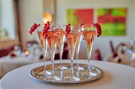 Besondere entspannung bietet unsere neue massage mit regionalen warmen jurakalksteinen. Das 3-Sterne Landhotel zur Jurahöhe im Altmühltal