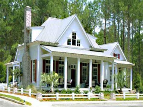 These houses borrow heavily from country, georgian and federal house plans in terms of style. One Story House Plans Southern Living House Plans Southern ...