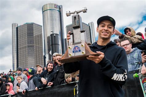 The pro skater nyjah huston dishes on how his new signature nike sneaker came to be and skate are there any style trends you'd like to see more of in skateboarding? ¡Así ganó Nyjah Huston en el Red Bull Hart Lines!