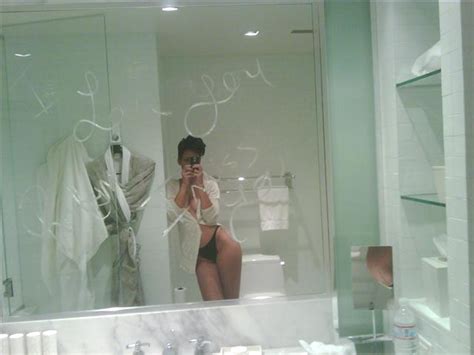 Chris Brown Denies Rihanna Nude Pic Leak Picture 20095original