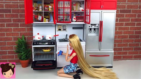 Jugar a juegos de cocinar gratis para las niñas sin registro. Disney Princess Rapunzel - Cooking Routine Barbie Toy ...