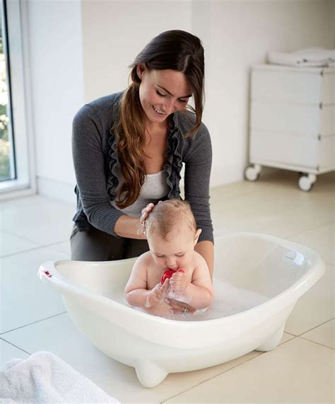 The 4moms ® cleanwater baby bathtub features a unique design which provides a constant flow of clean water. Acqua Bambino Oval Bath - Pearl White - Baby Baths ...