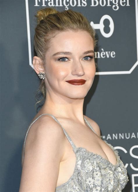 Julia garner was born on february 01, 1994 (age 27 years old), new york, u.s.a. Julia Garner - 2019 Critics' Choice Awards • CelebMafia