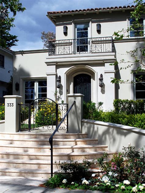 Courtyards and open arches allow for breezes to flow freely through the house and verandas. Modern Mediterranean Homes Home Design Ideas, Pictures ...