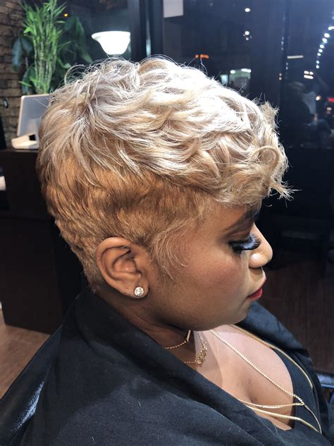 We know what to do. Pin by Gillian Garcia on Color | Short grey hair, Hair styles, Bob hairstyles for thick