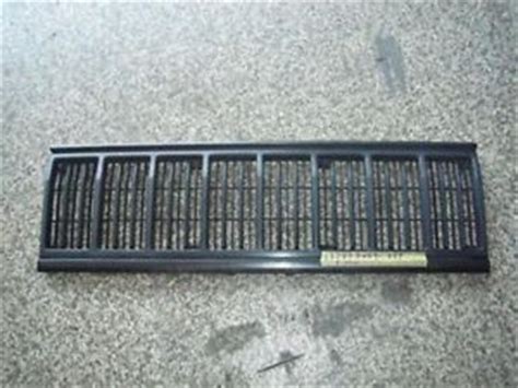 Find CRYSLER JEEP CHEROKEE 1997 Radiator Grille 4510400 In Minato Ku