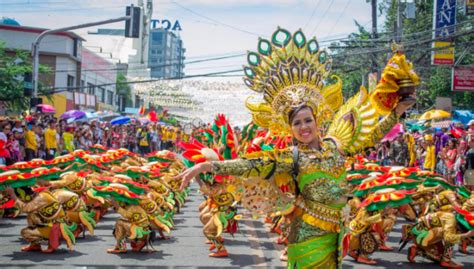 フィリピン最大のお祭り【sinulog festival】をご紹介します！ セブテク