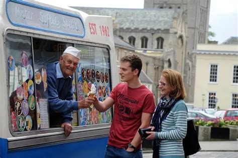 Britain S Longest Serving Ice Cream Man Wants To Carry On Serving Cones