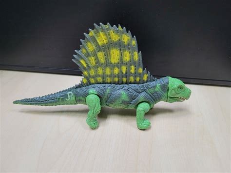 Vintagejurassic Park Dinosaurs Kenner 1993 Dimetrodon Jp01 And Velociraptor Jp03 Hobbies