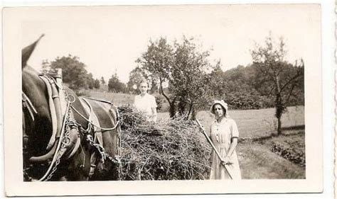 Arizona Mosley And Daughter Farming In Breathitt Co Ky Kentucky Farms Kentucky Farm Photo