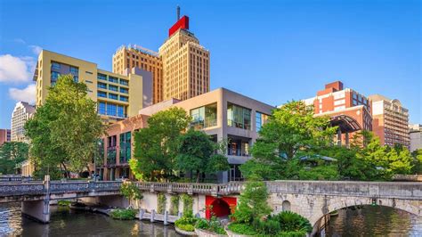 35 Most Romantic Things to Do in San Antonio for Couples