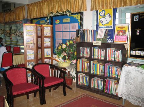 Ooi sok chin telah menerima piala dan sijil daripada. Persatuan Pusat Sumber SMK Kuala Nerang: Lawatan ke Pusat ...