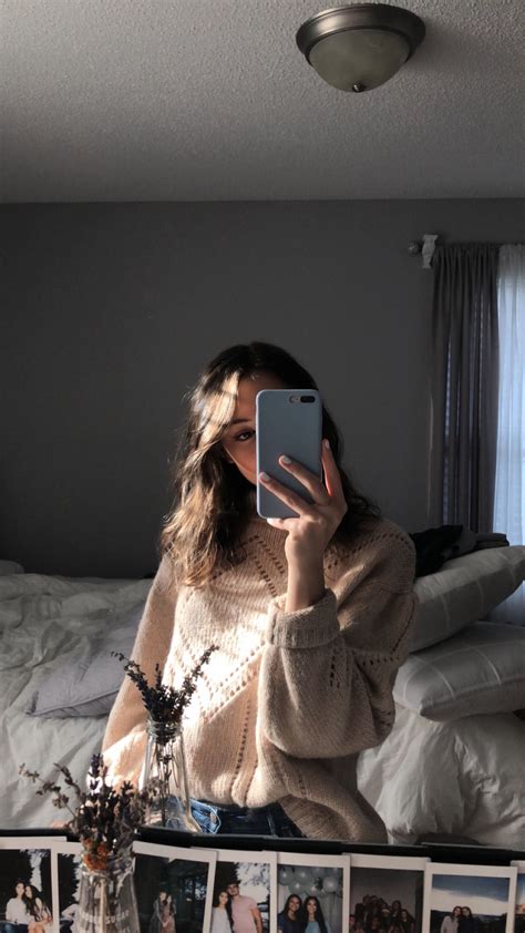 sweater weather mirror selfie poses instagram photo inspiration mirror selfie