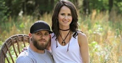 Brantley Gilbert Wife Amber Announce They Are Expecting In November Rare Country