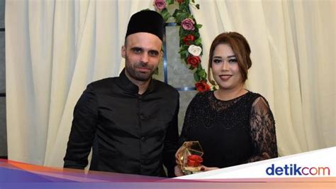 Kisah Wanita Indonesia Menikahi Bule Mualaf Ungkap Ketakutan Suami Disunat