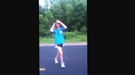 Skinny White Girl Trys Twerking Youtube