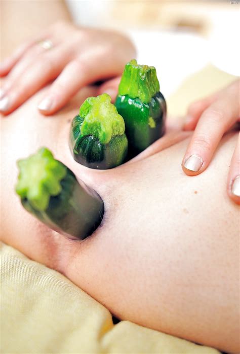 Bizarre Insertion Sluts Anal Vegetables Pics Xhamster Cloobex Hot Girl