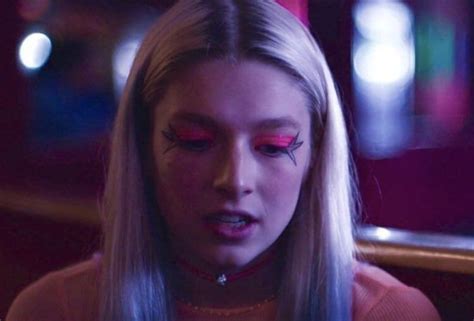 All The“euphoria” Makeup Looks From Season One And What They Mean Scene Makeup Makeup Looks Makeup