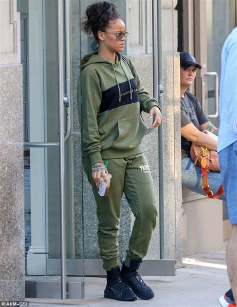 Rihanna Swaps Glamorous Stage Outfits For Cosy Tracksuit In Nyc Daily Mail Online