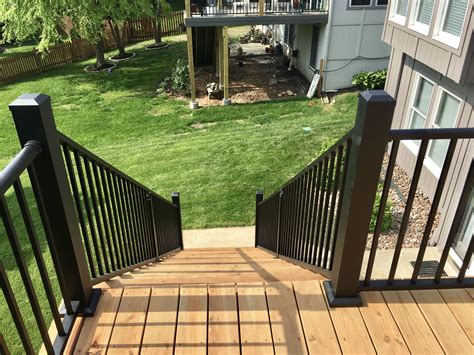 Westbury offers a limited lifetime warranty on their aluminum deck railing. Westbury black railing with 4x4 posts and 2x2 crossover ...