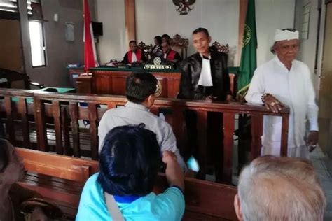 Kakek Terdakwa Penipuan Divonis Tahun Ini Kasusnya Bali Express
