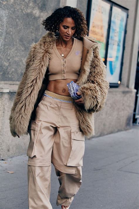 The Best Street Style From Paris Fashion Weeks Spring 2023 Shows Cool Street Fashion Paris