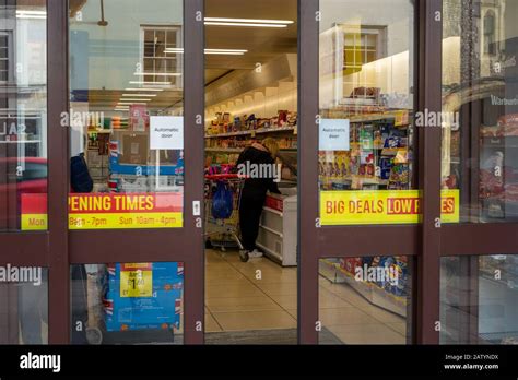 Frozen Food Supermarket Hi Res Stock Photography And Images Alamy
