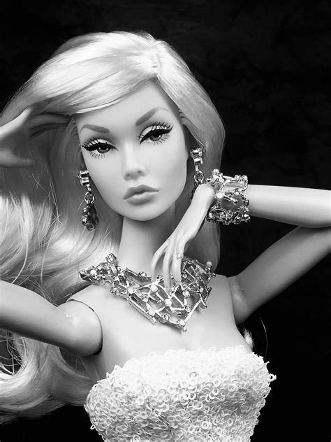Pin By Fuu On Barbie Fashion Doll Glam Doll Dress Barbie Doll Poppy