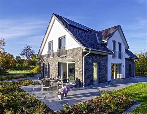 Mit 21 musterhäusern auf 50.000 quadratmetern ist der musterhauspark bad fallingbostel unser größter musterhauspark in deutschland. Musterhaus Bad Fallingbostel | Haus außendesign, Fassade ...