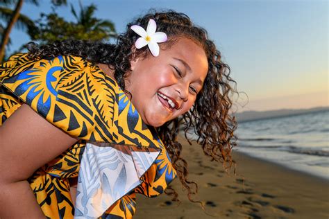 Cute Maori Girl Laugh ‹ Byron Bay Photographer Anaïs Chaine