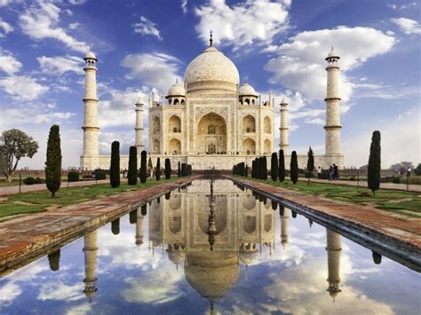 15 Monumental Famous Landmarks Around The World Dct Travel
