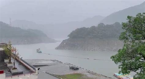 주기적으로 영상 올라오니 많이들 팔로 해주세요. 分享石門水庫「下雨的聲音」!蔡英文：感謝辛苦清淤人員 - 政治 - 自由時報電子報