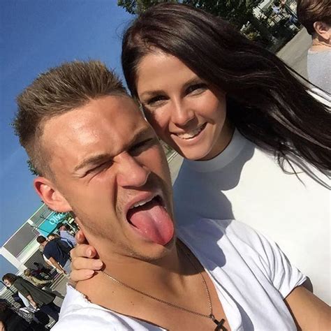 This is the shirt number history of joshua kimmich from fc bayern münchen. Baby-News: Joshua Kimmich und seine Freundin Lina Meyer ...