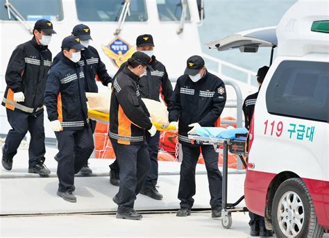 Death Toll From South Korean Ferry Disaster Surpasses 100 Pbs Newshour