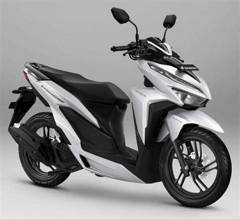 Dan salah satu motor matic favorit bagi masyarakat indonesia saat ini adalah honda vario. All New Honda Vario 150cc dan 125cc - Blog Unik