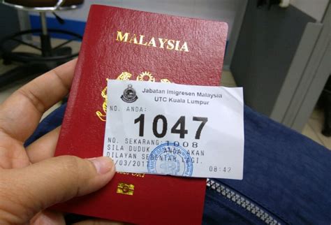 1) anda boleh pergi ke mana cawangan jabatan imigresen malaysia di utc untuk harga renew passport yang berhampiran dengan anda samada selangor, putrajaya, kuala lumpur, melaka, selangor, perak. Senang Je Renew Passport di UTC - Mama Kembar Tiga