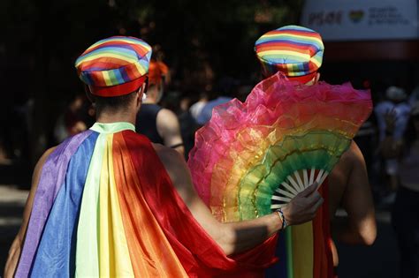 manifestación del orgullo gay en madrid imágenes