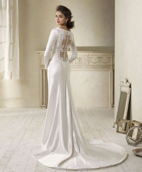 Kristen Stewarts Twilight Breaking Dawn Wedding Dress Goes On Sale