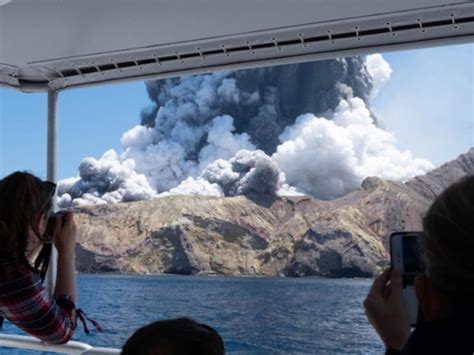 Aussie Recalls Horrific Whakaari White Island Volcano Eruption