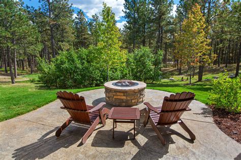 42 Backyard And Patio Fire Pit Ideas