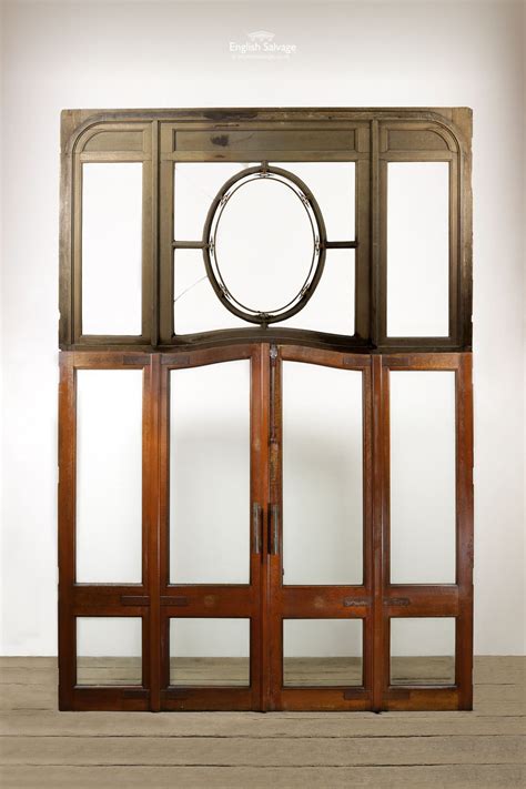 We have many white interior doors with glass for you to choose from that are a fantastic option that strays from the traditional glass panel doors. Arched Oak Glazed Double Doors Large Fanlight
