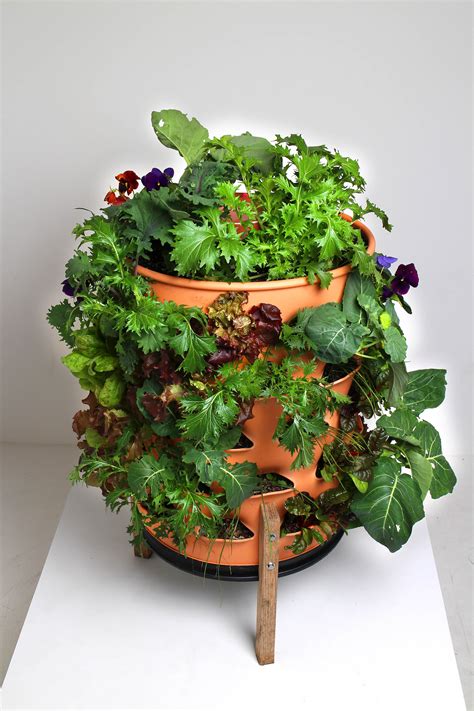 New Self Fertilizing Garden Tower Revolutionizes The Ability To Garden