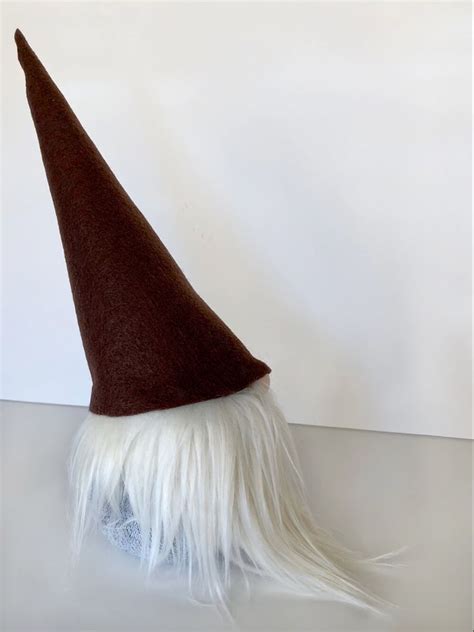 Such An Easy No Sew Gnome Tutorial For The Perfect