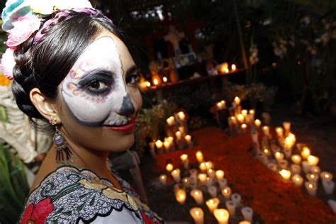 El Día De Los Muertos En México Días Festivos En Mexico