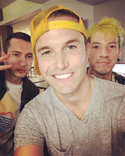 What I Though The Guy In The Middle Was Josh And Tyler Combined