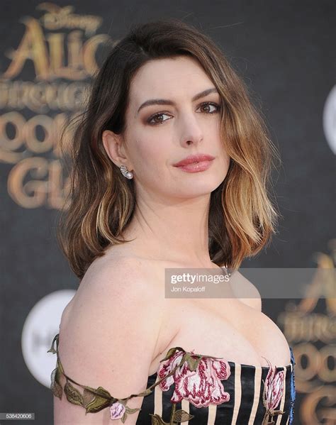 Actress Anne Hathaway Arrives At The Los Angeles Premiere