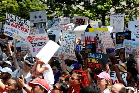 Thousands Of Us Protesters Rally Against Trump S Immigration Crackdown Daily Sabah