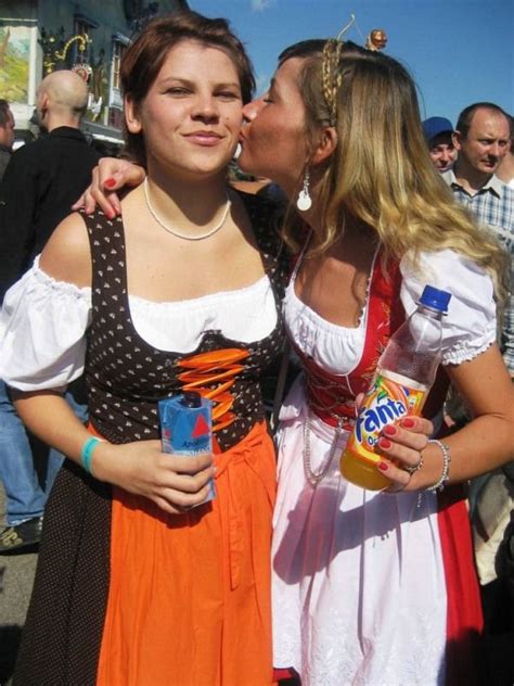 Oktoberfest Girls 44 Pics